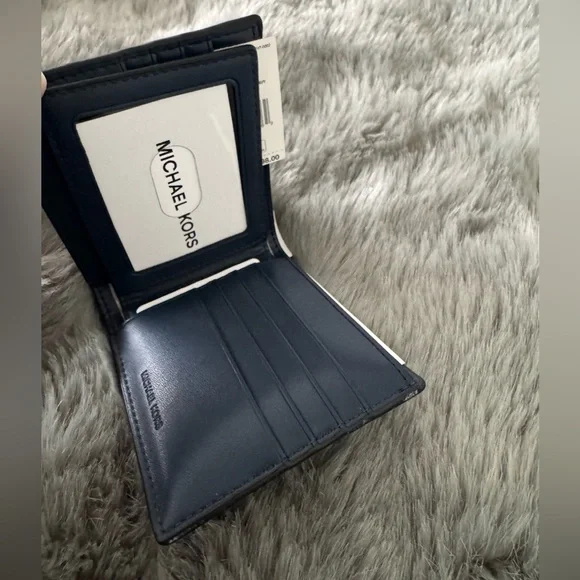 Michael Kors Cooper Saffiano Leather Billfold Wallet
With Passcase NWT - Picture 8 of 13